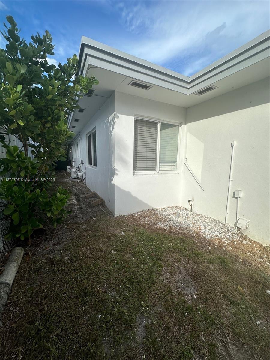 HALLANDALE PARK - Residential Income