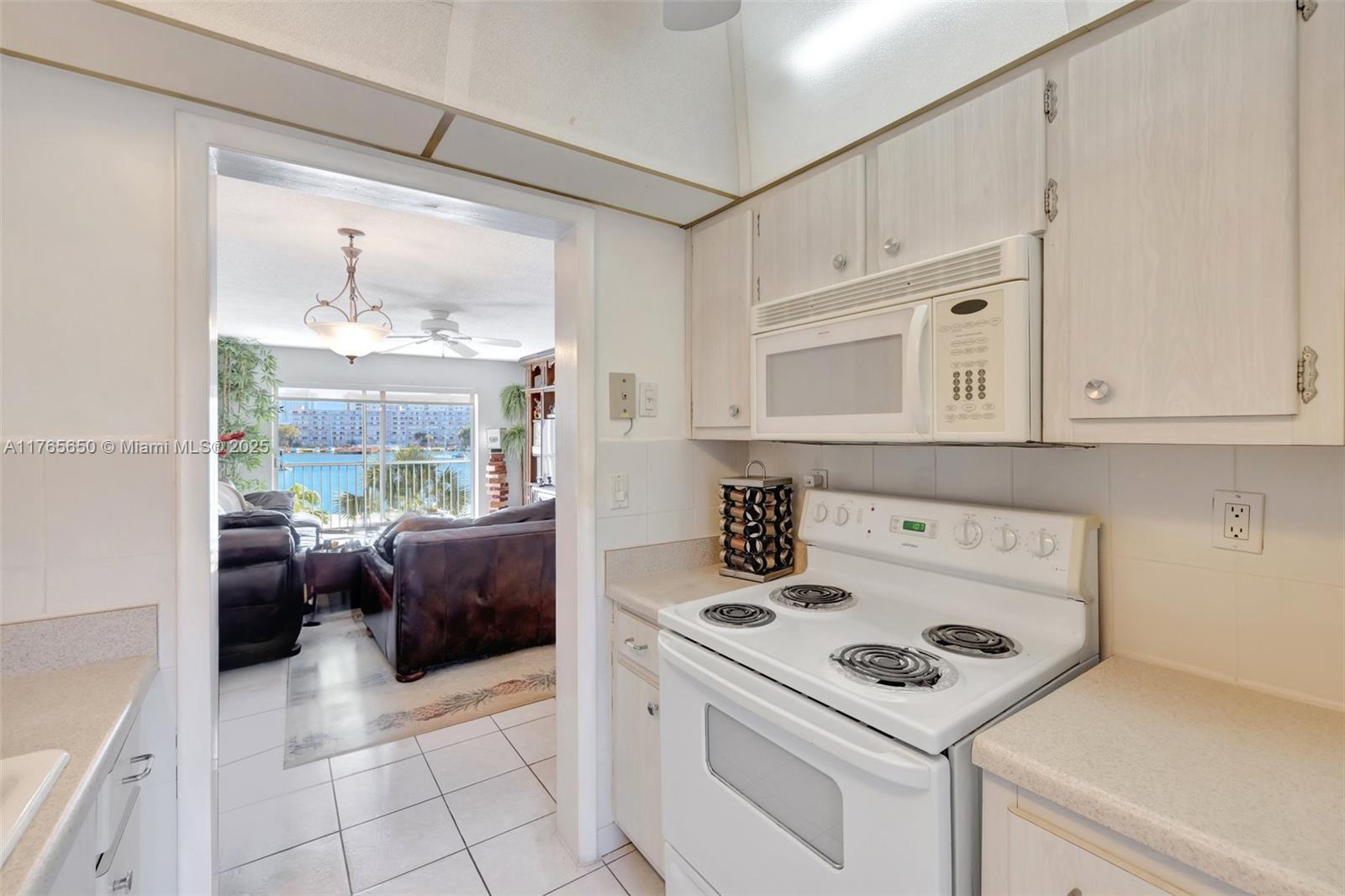 YACHT HARBOR APARTMENTS C - Residential