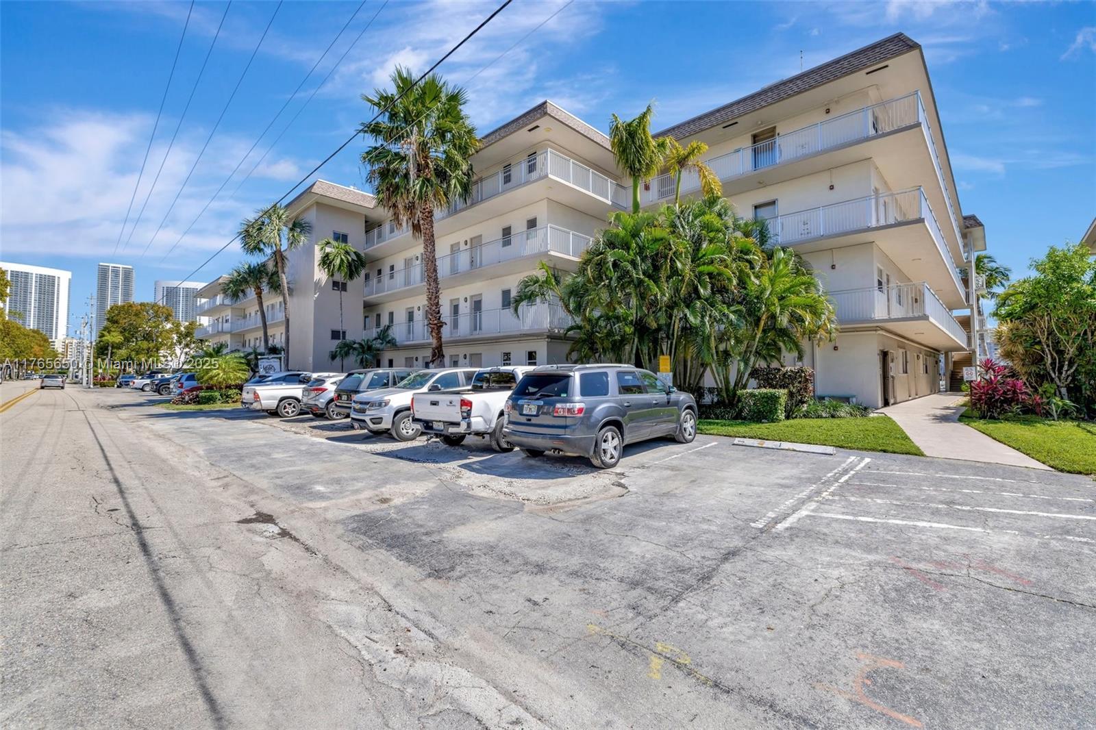 YACHT HARBOR APARTMENTS C - Residential