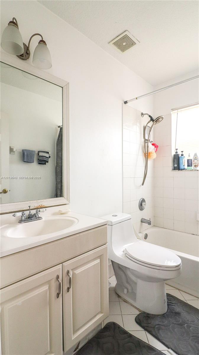 DORAL NORTHEAST TOWNHOMES - Residential Lease