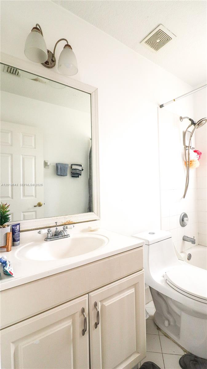 DORAL NORTHEAST TOWNHOMES - Residential Lease
