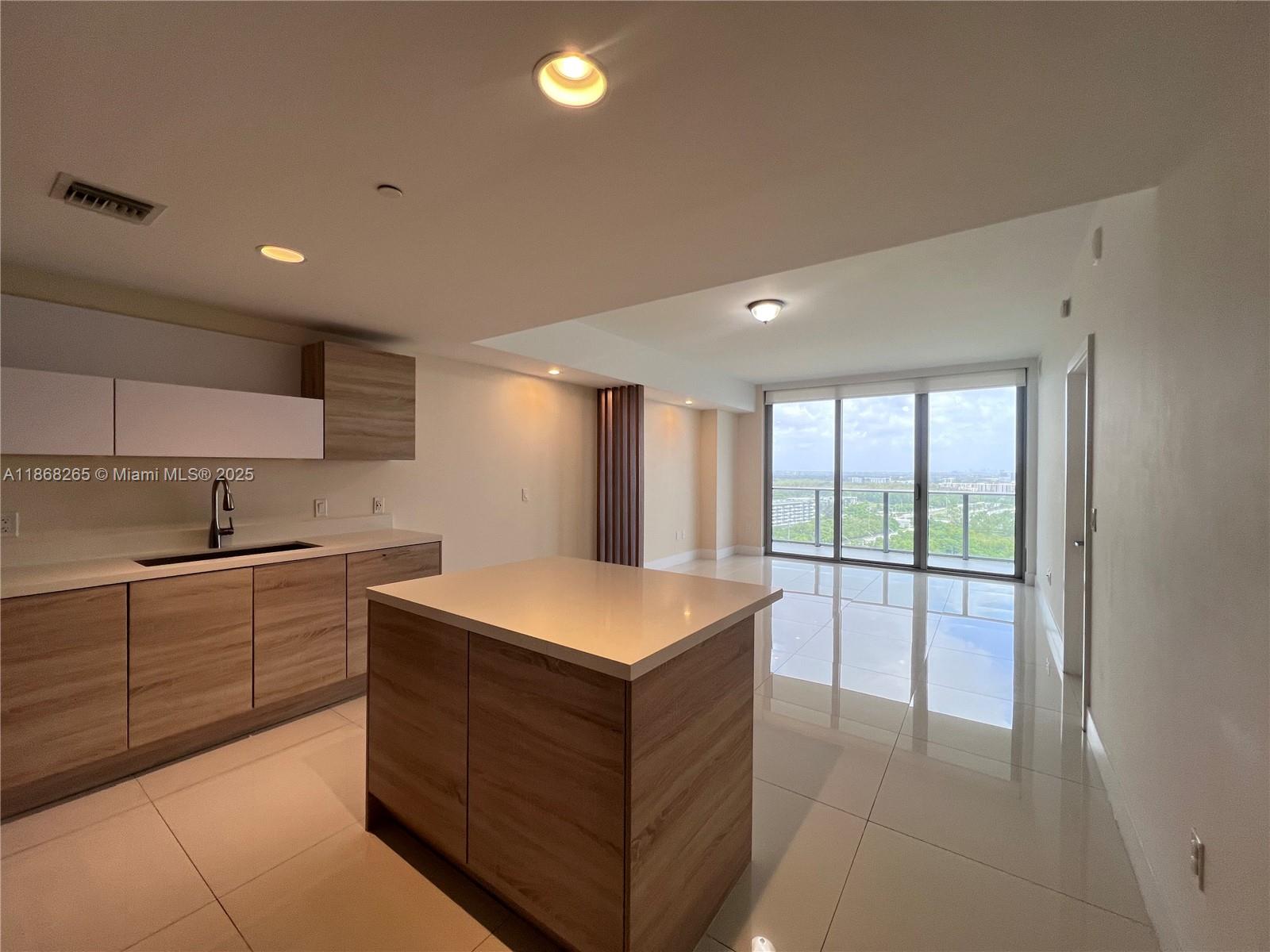 16385 Biscayne Blvd 2103