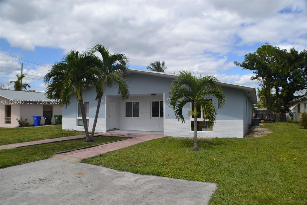 Photo of 833 SW 14th St #835, Fort Lauderdale, FL 33315 (MLS # A11924048)