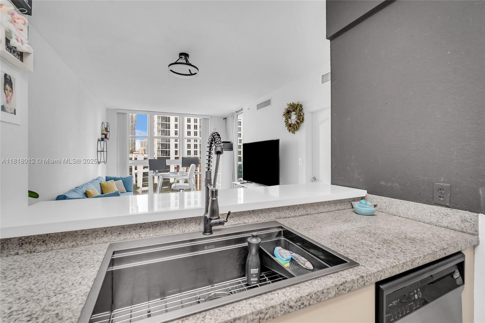 500 NE 29th St 905