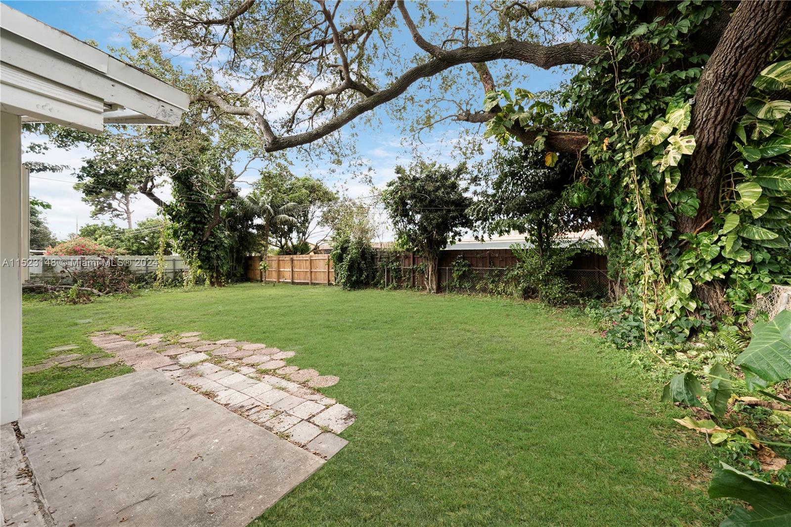 PEMBROKE PINES NO 2 - Residential
