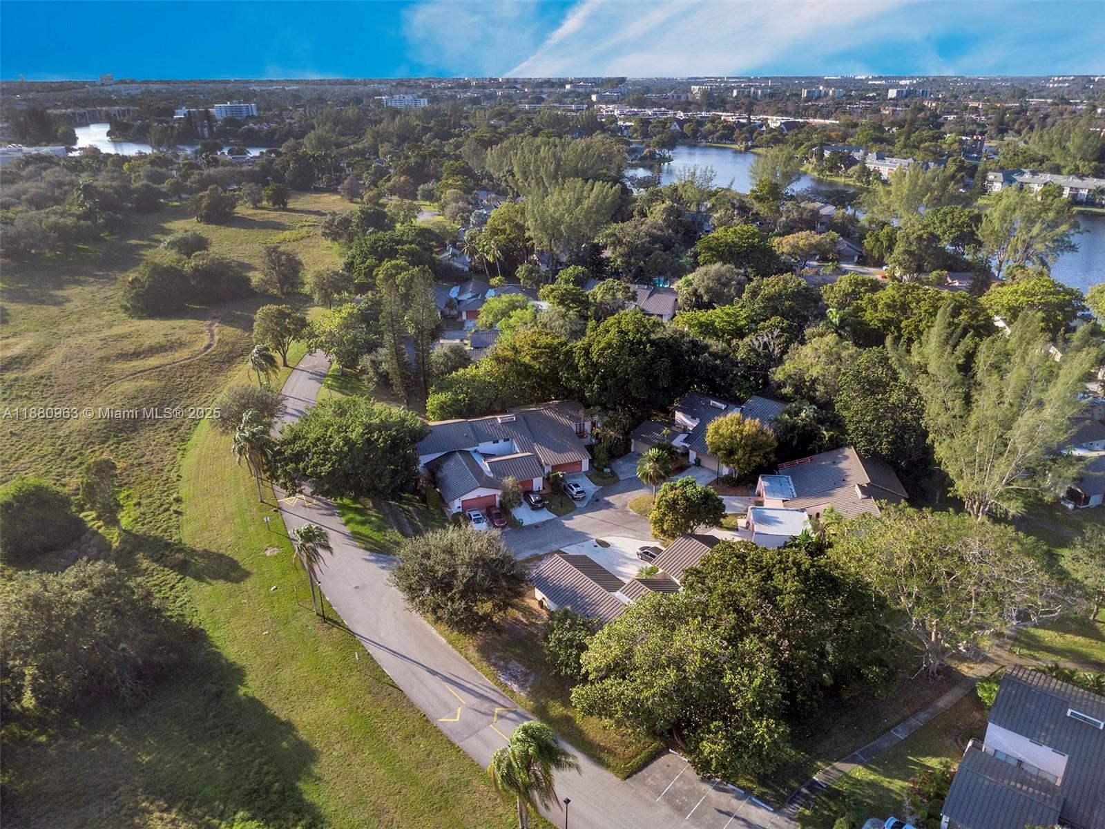 HILLS OF INVERRARY TRACT - Residential