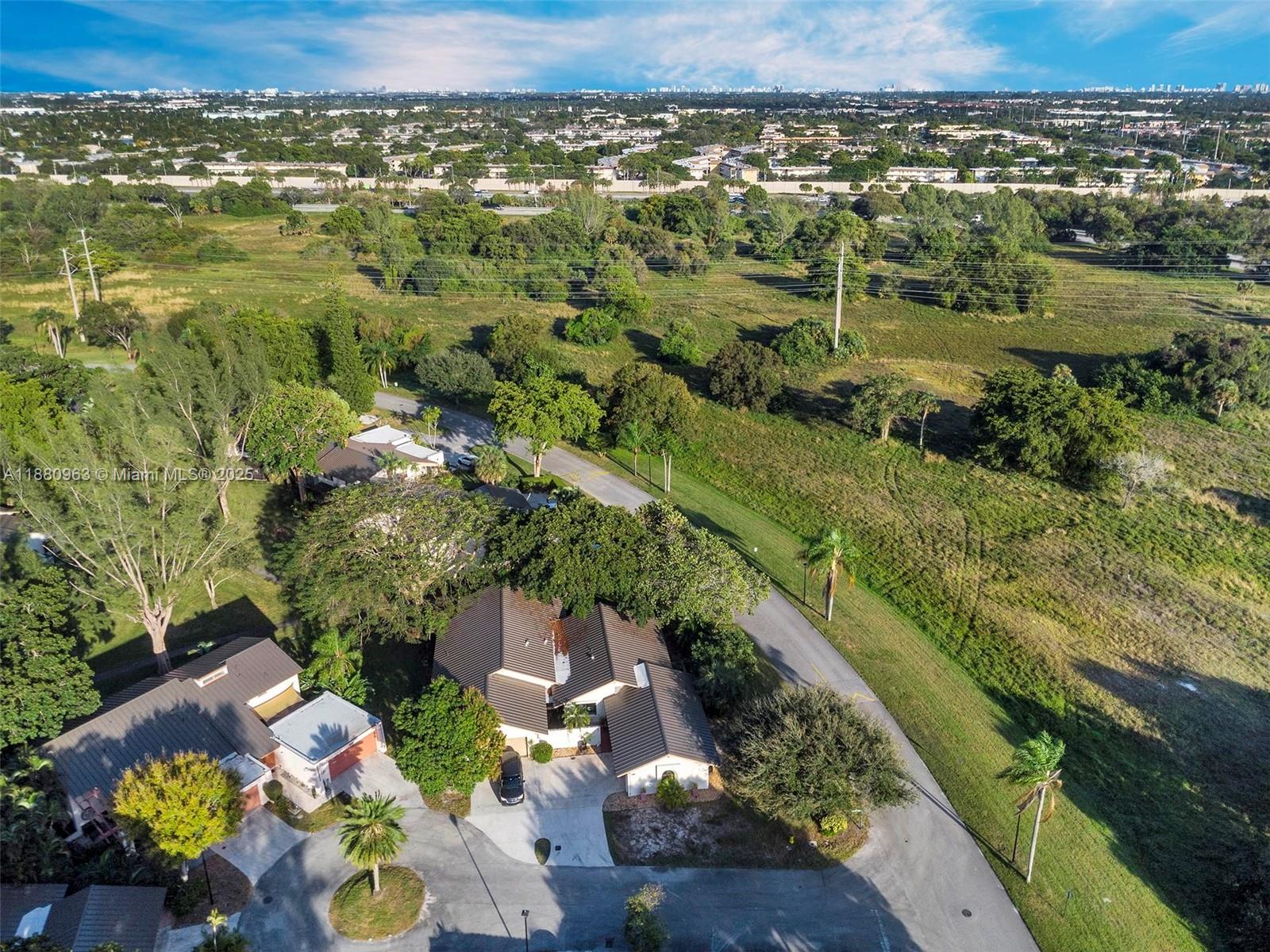 HILLS OF INVERRARY TRACT - Residential