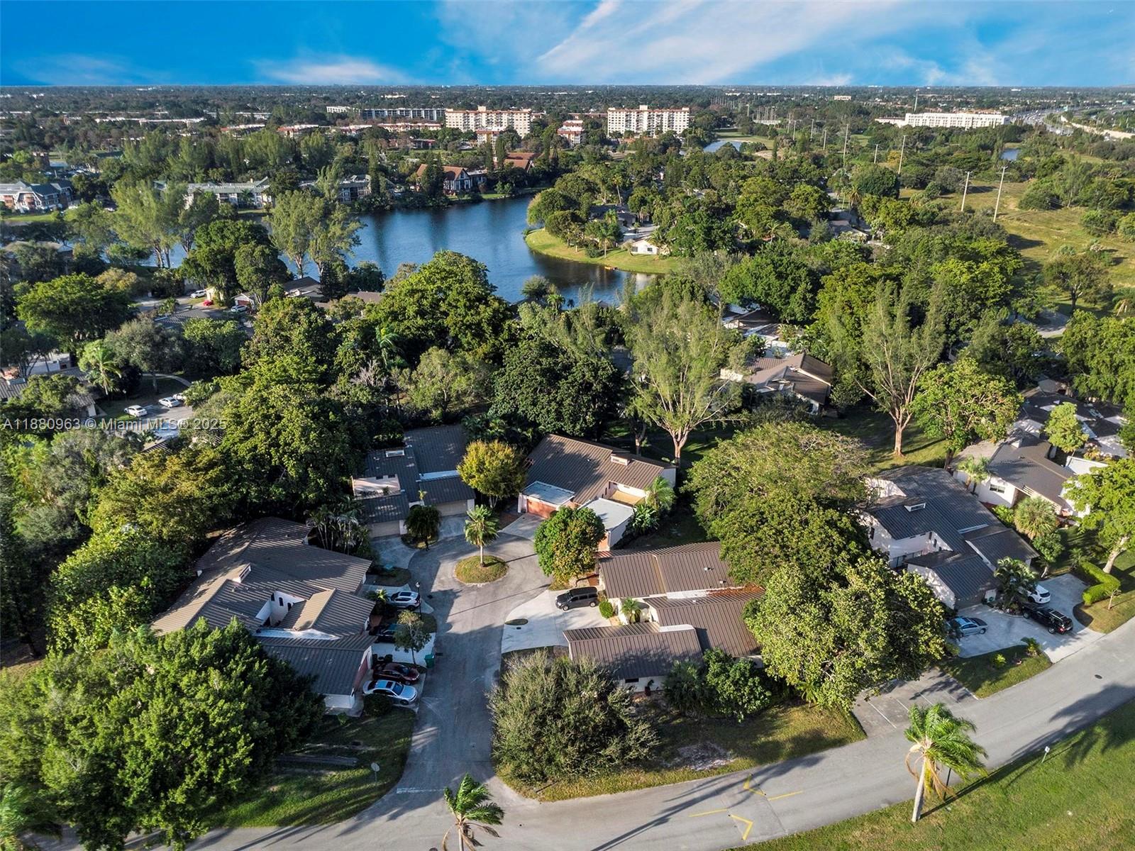 HILLS OF INVERRARY TRACT - Residential