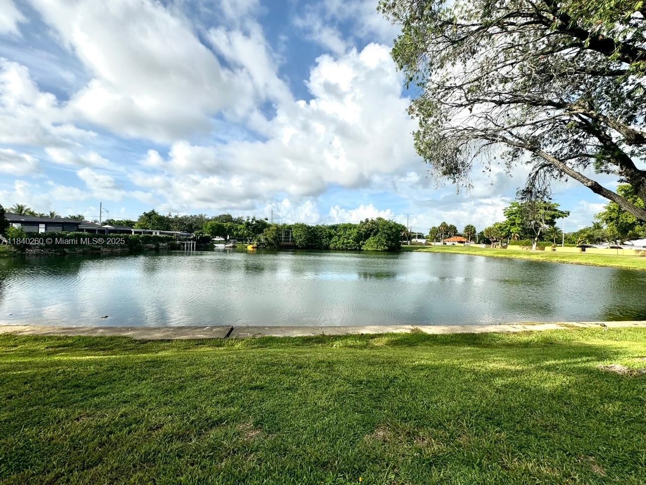 SOVEREIGNS CONDO - Residential