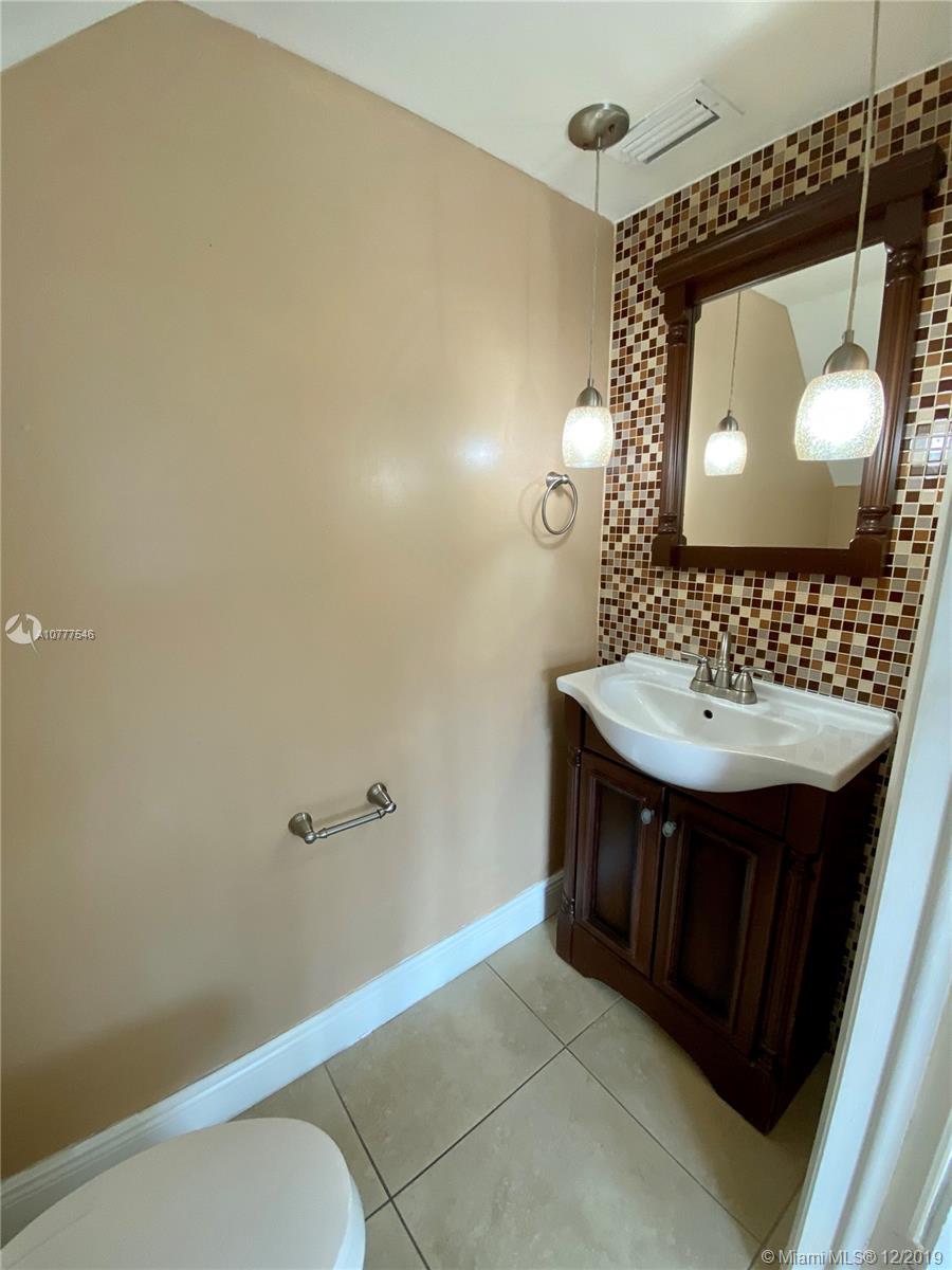 CHATEAUBLEAU VILLAS AT MI - Residential Lease