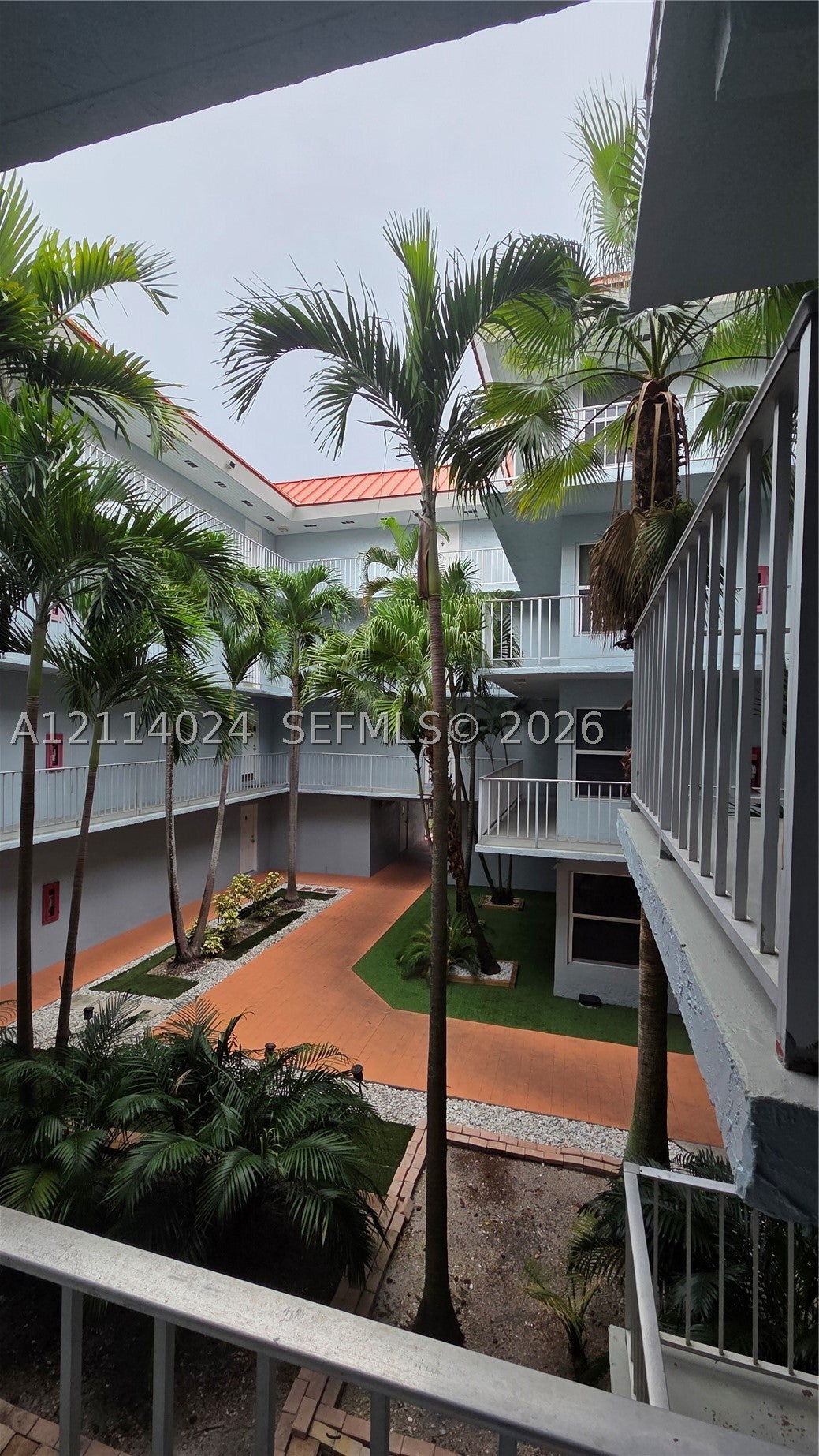 505 S Pine Island Rd B205, Plantation FL 33324