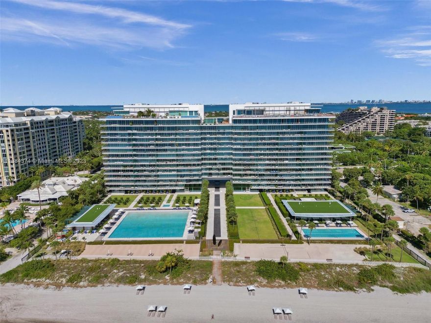 Enjoy Oceana Key Biscayne in this pristine 3 bedrooms, 4.5 bathrooms apartment. With 5 starts amenities, Oceana offers beach access, pools, Gym, spa, kids club, tenis court, beach volleyball and restaurant. This is the best way to live in the island. This unit has great views from the beach and the bay. Easy to show. Txt listing broker.