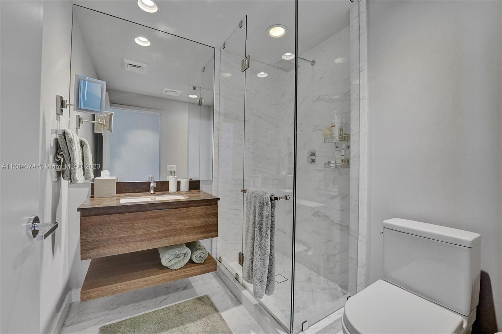 OCEANA KEY BISCAYNE CONDO - Residential