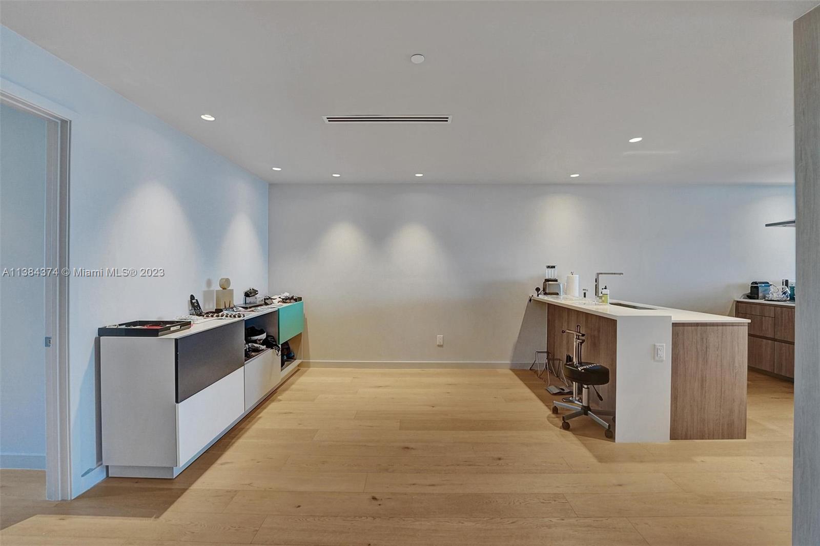 OCEANA KEY BISCAYNE CONDO - Residential