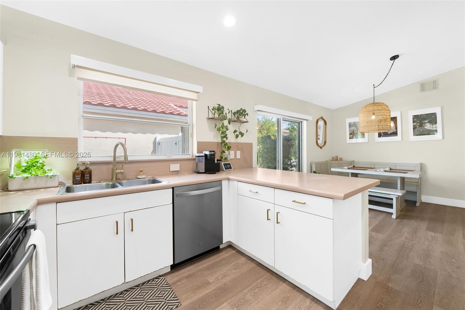 TWIN ACRES - Residential