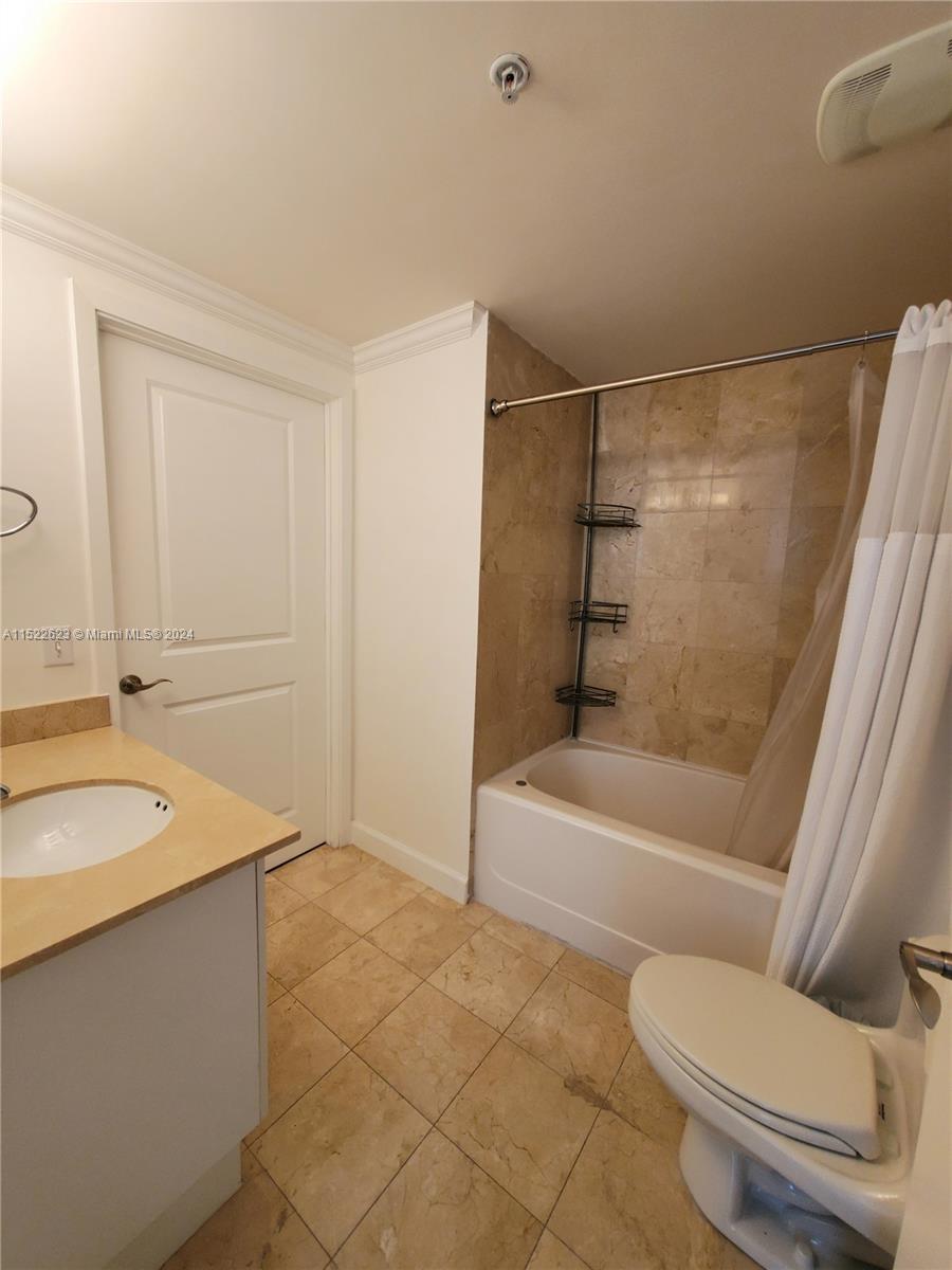 THE SAIL CONDO - Residential Lease