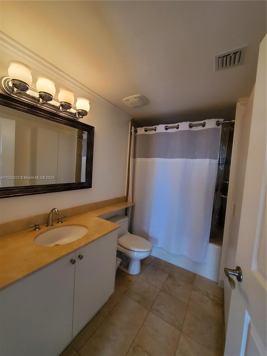 THE SAIL CONDO - Residential Lease