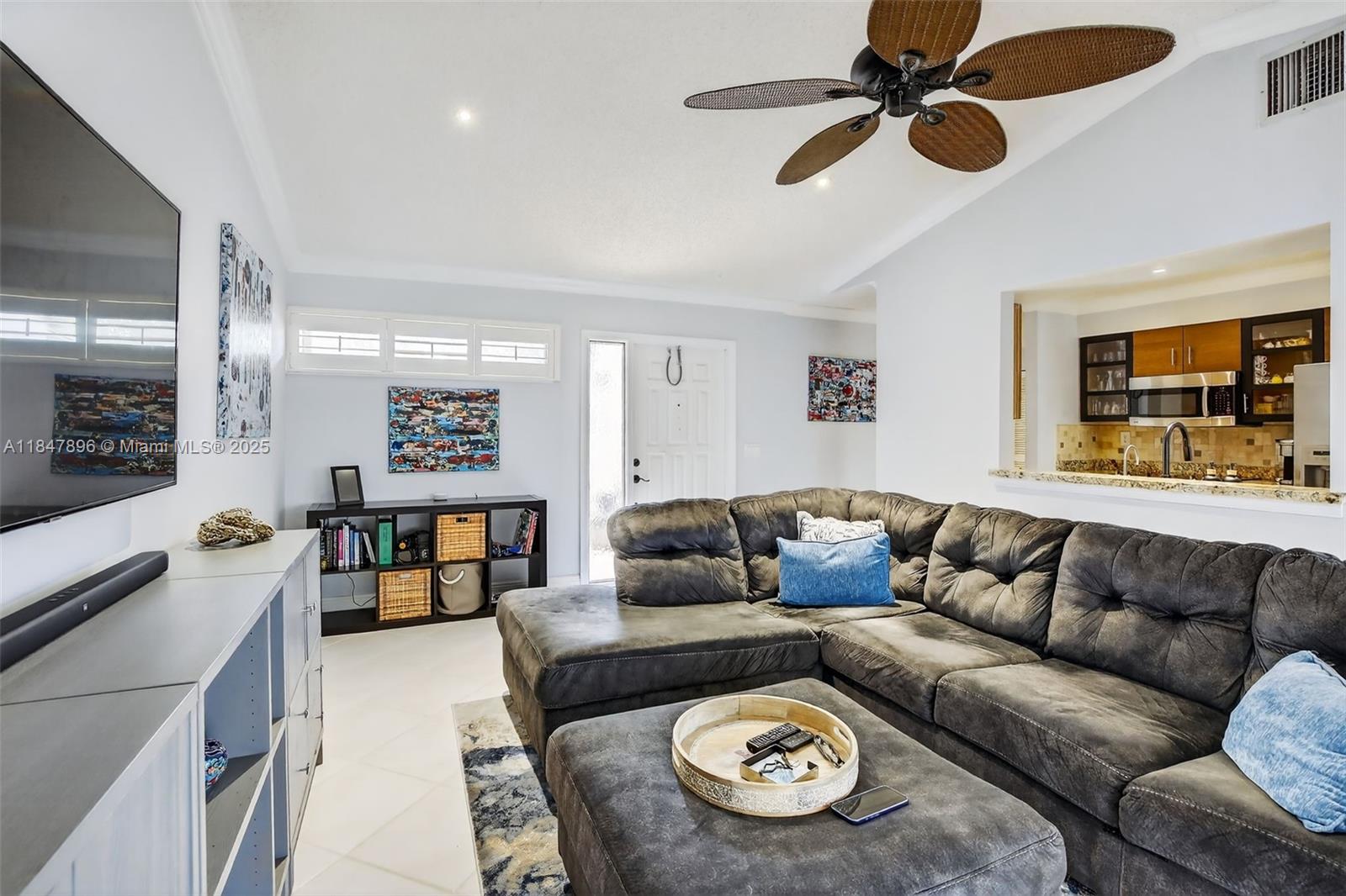 9404 N Chelsea Dr N, Plantation, FL, 33324/$442,000 3 9404 N Chelsea Dr N