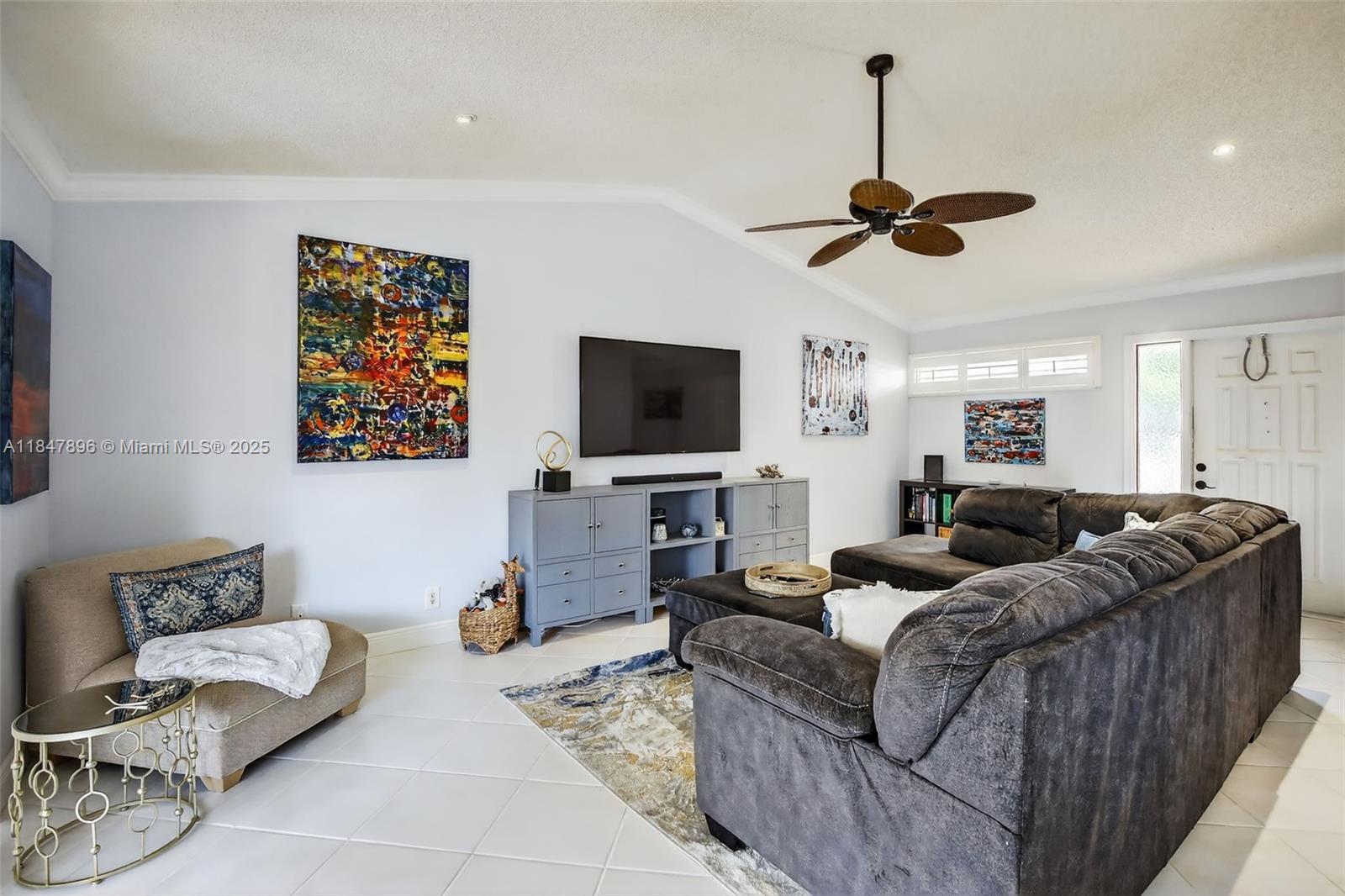 9404 N Chelsea Dr N, Plantation, FL, 33324/$442,000 4 9404 N Chelsea Dr N