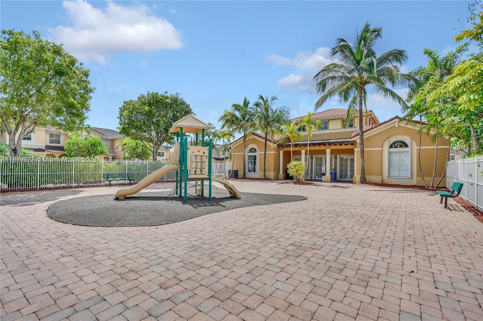 KENDALL BREEZE SOUTH - Residential