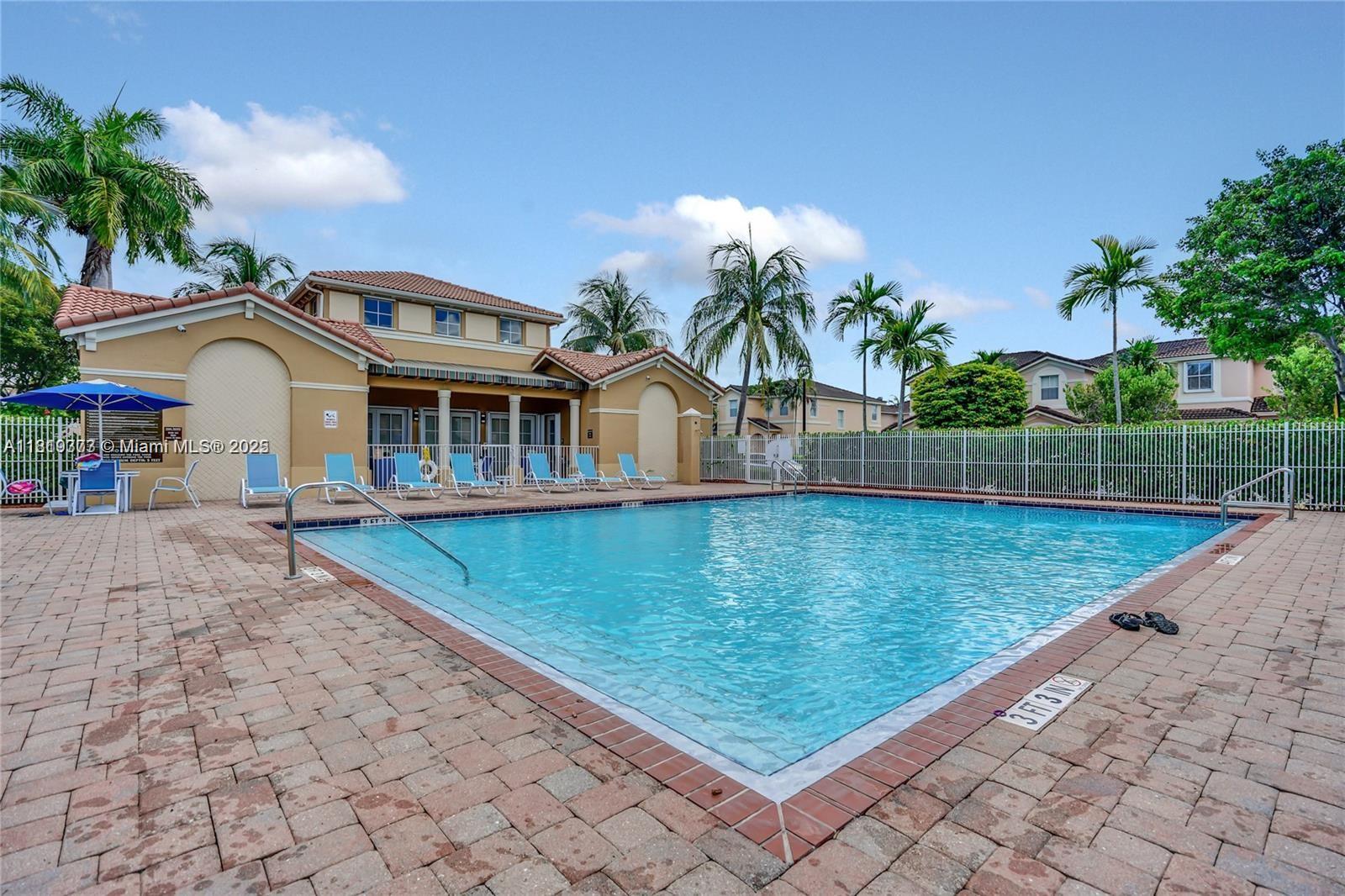 KENDALL BREEZE SOUTH - Residential