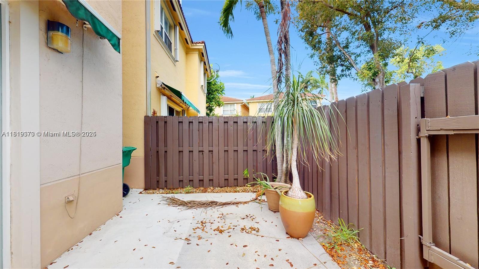 KENDALL BREEZE SOUTH - Residential