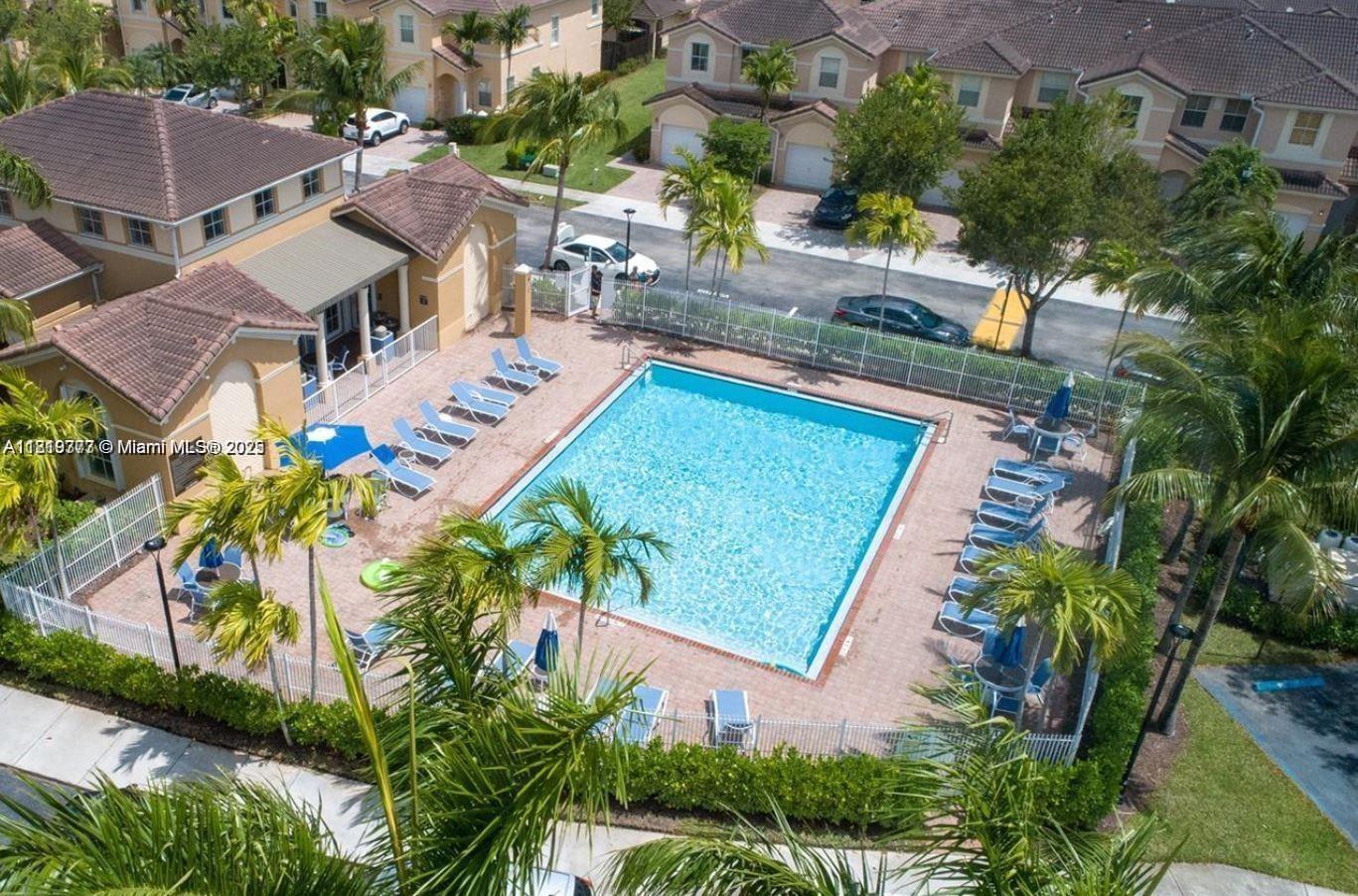 KENDALL BREEZE SOUTH - Residential
