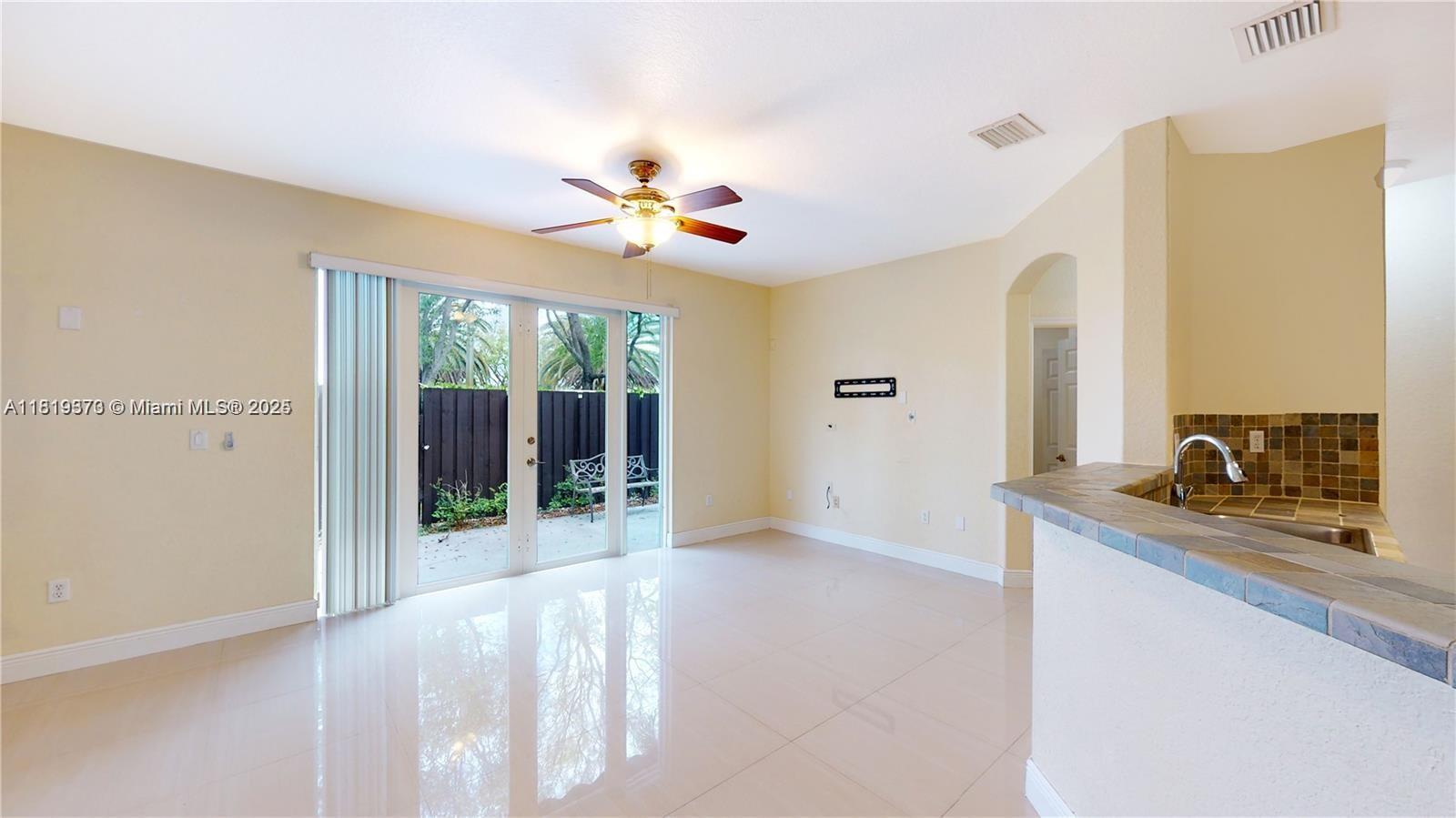 KENDALL BREEZE SOUTH - Residential