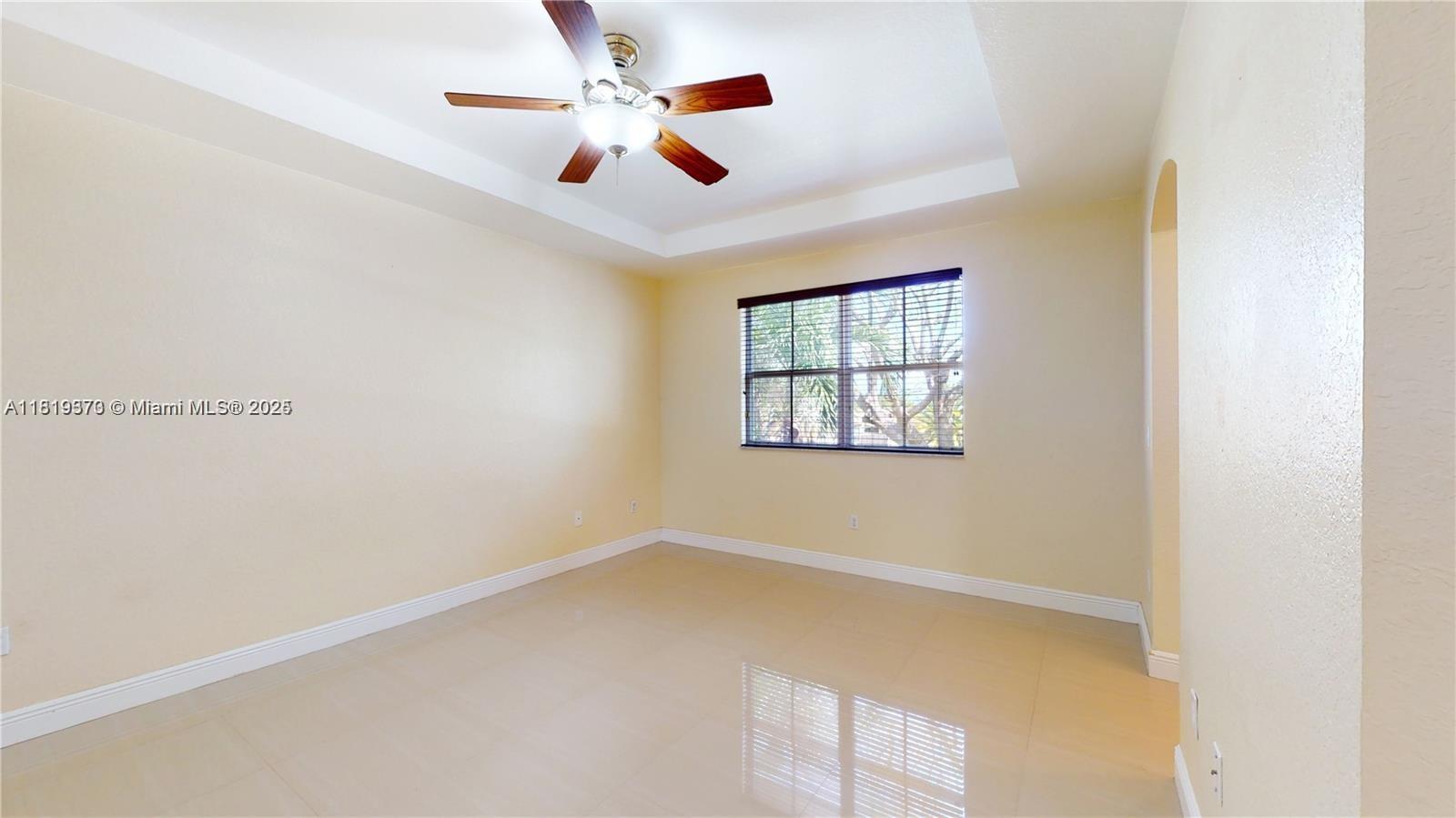 KENDALL BREEZE SOUTH - Residential