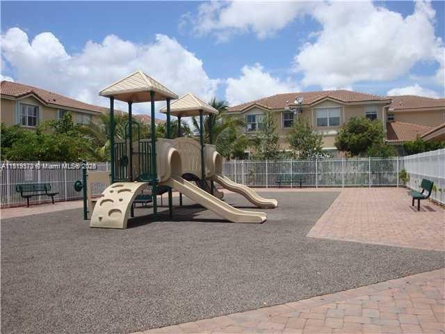 KENDALL BREEZE SOUTH - Residential