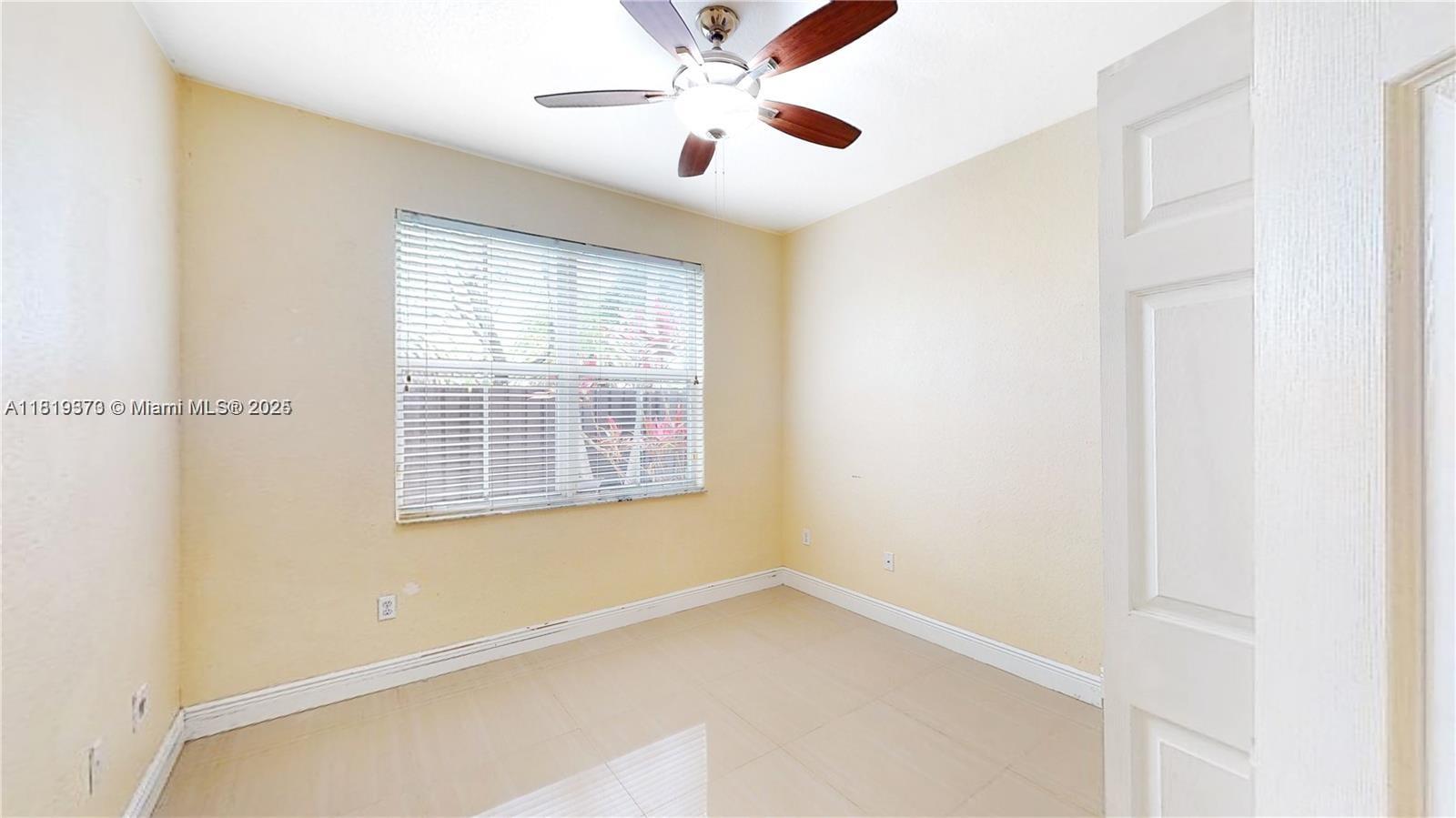 KENDALL BREEZE SOUTH - Residential