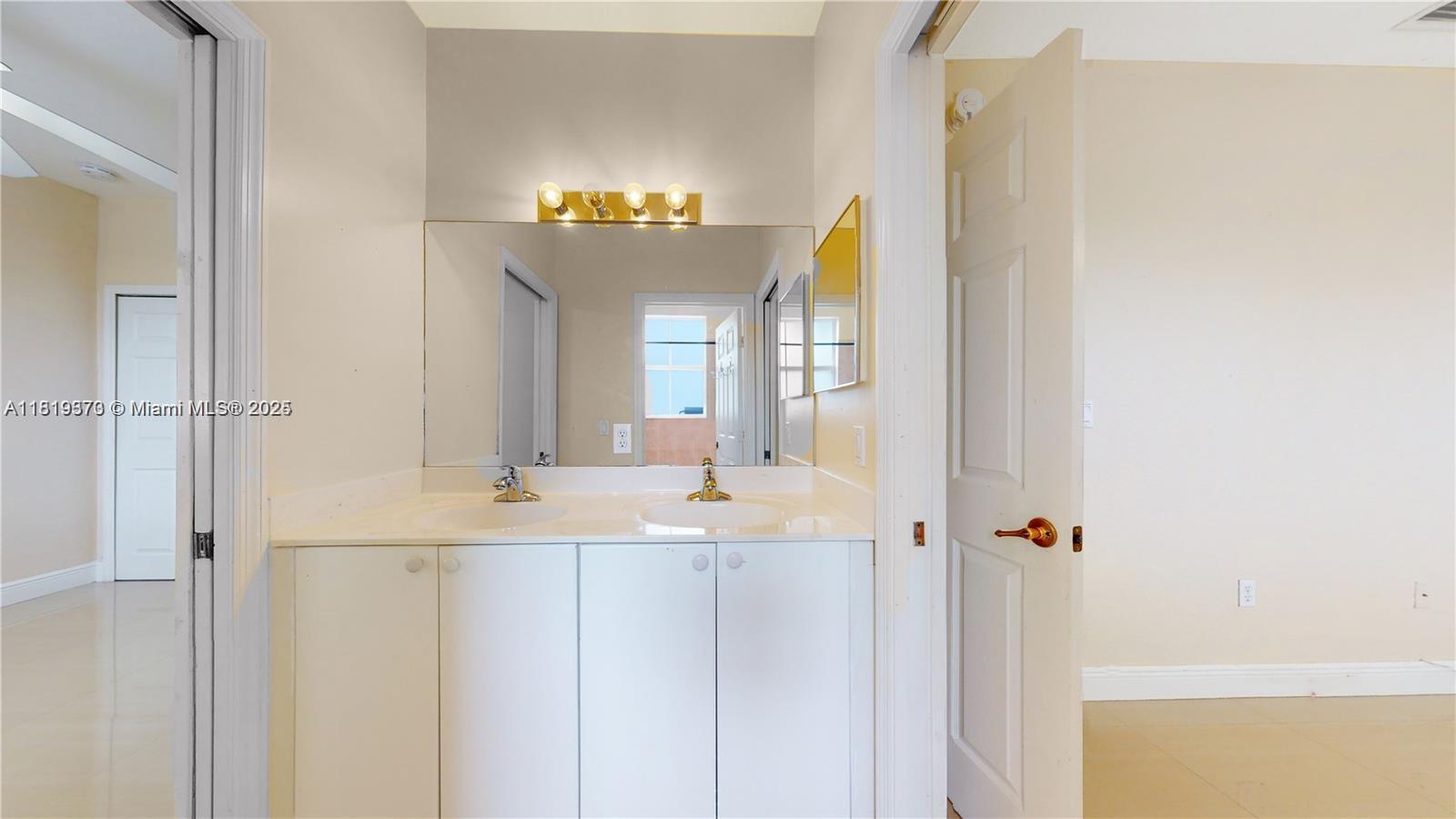 KENDALL BREEZE SOUTH - Residential