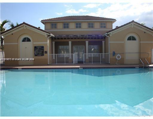 KENDALL BREEZE SOUTH - Residential