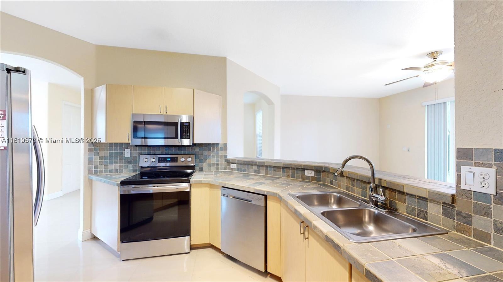 KENDALL BREEZE SOUTH - Residential