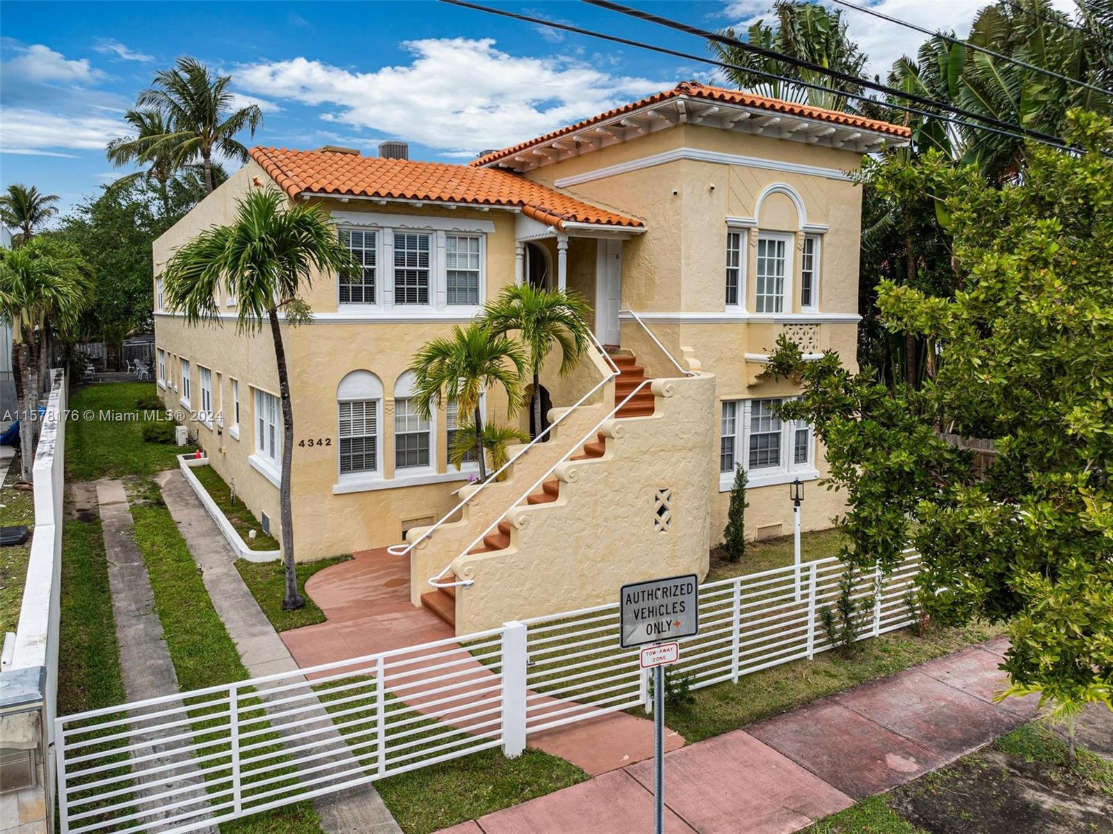 Rental Property at 4342 Sheridan Ave 8, Miami Beach, Miami-Dade County, Florida - Bedrooms: 1 
Bathrooms: 1  - $2,300 MO.