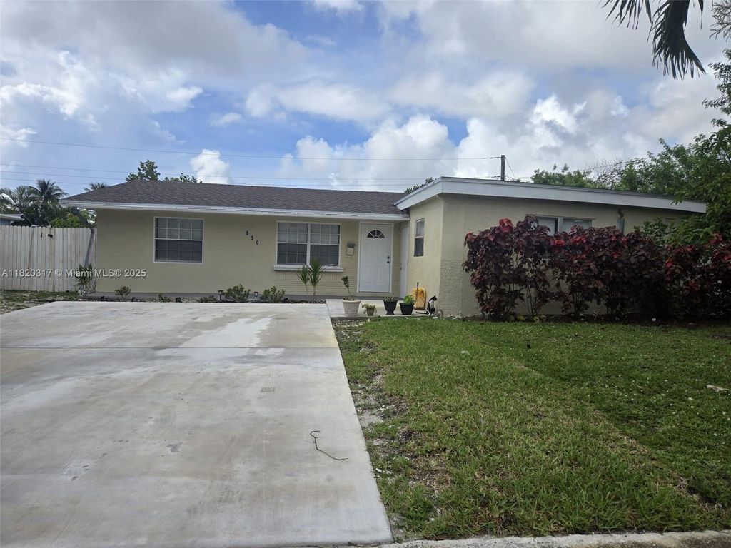 Photo of 650 NW 38th St, Deerfield Beach, FL 33064 (MLS # A11820317)