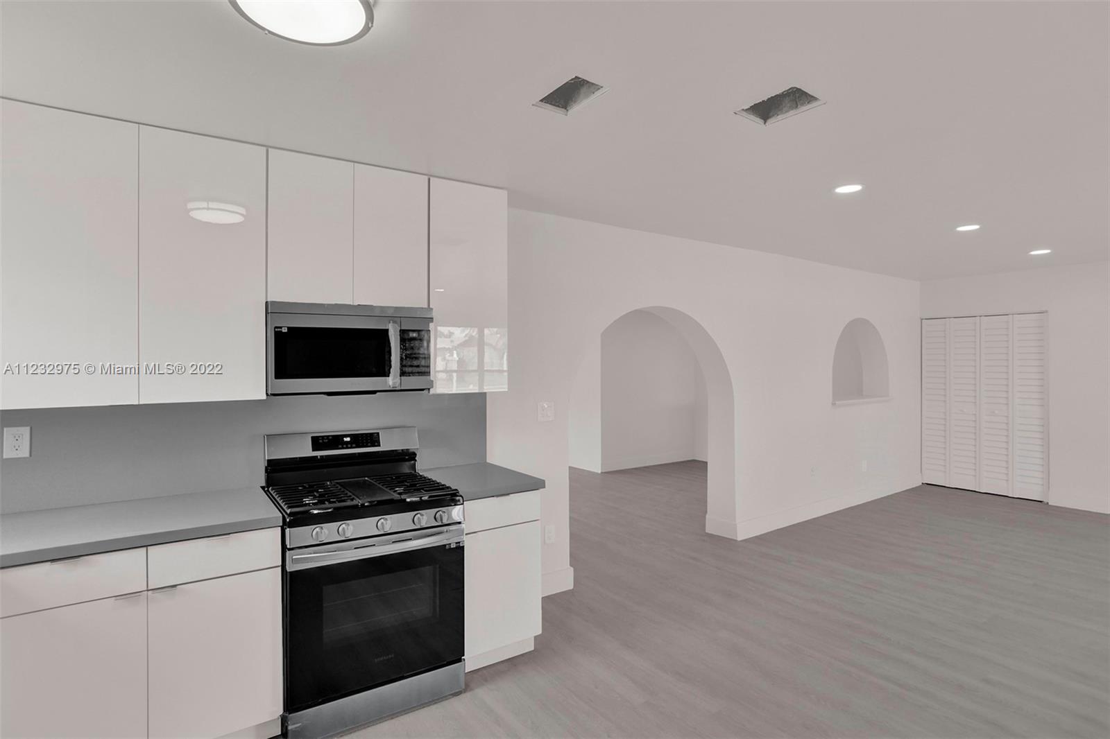 9TH ADDN TO RICHMOND HEIG - Residential