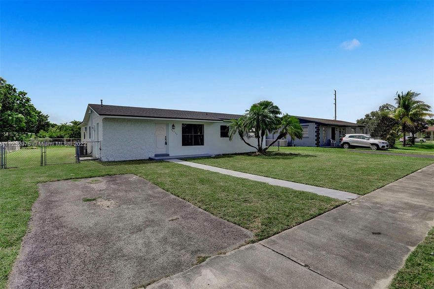 Location, location, location! Spacious 3 bedroom home with two full baths in up and coming and very coveted Richmond Height Estates. This beautiful home sits on an extra large 9,300 SF lot with no HOA! Parking for boats/RV's/Commercial Vehicles. Generous living area with lots of windows, makes for a bright, open and airy floor plan. Brand new 2022 roof. Brand new kitchen with European style acrylic cabinets, Quartz counter tops and new SS appliances. Brand new PVC/Laminate flooring all throughout. Huge patio with room for pool, outdoor kitchen and fantastic for entertainment. Great location minutes form highways, restaurants and shopping. Great school district.