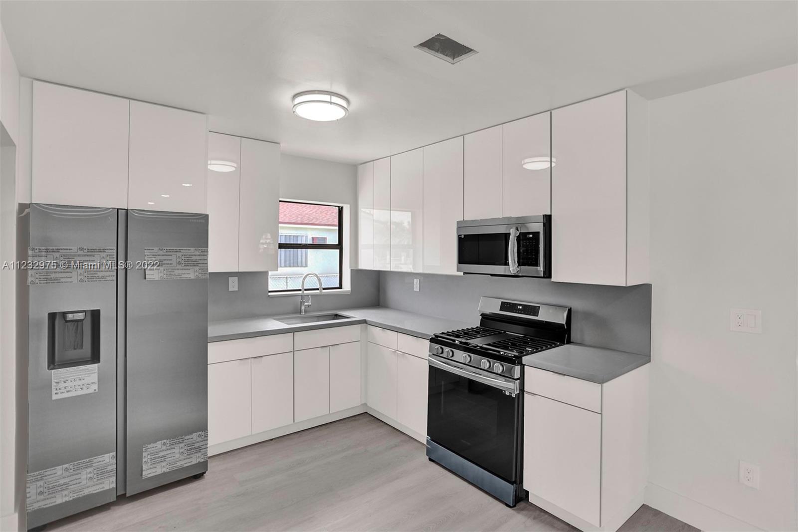 9TH ADDN TO RICHMOND HEIG - Residential