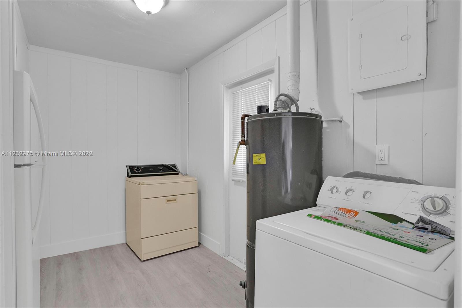 9TH ADDN TO RICHMOND HEIG - Residential