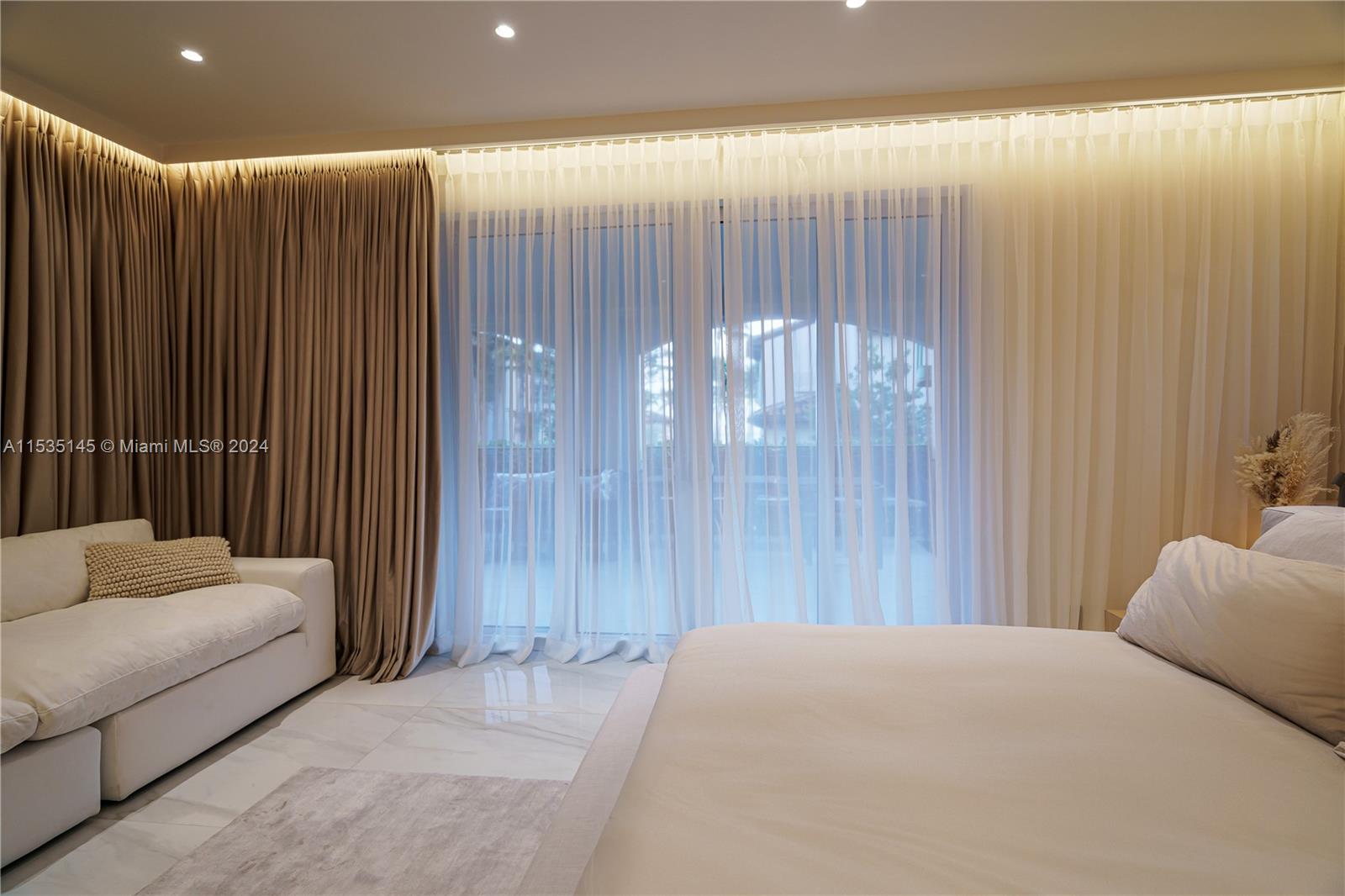 SEASIDE CONDO - Residential Lease