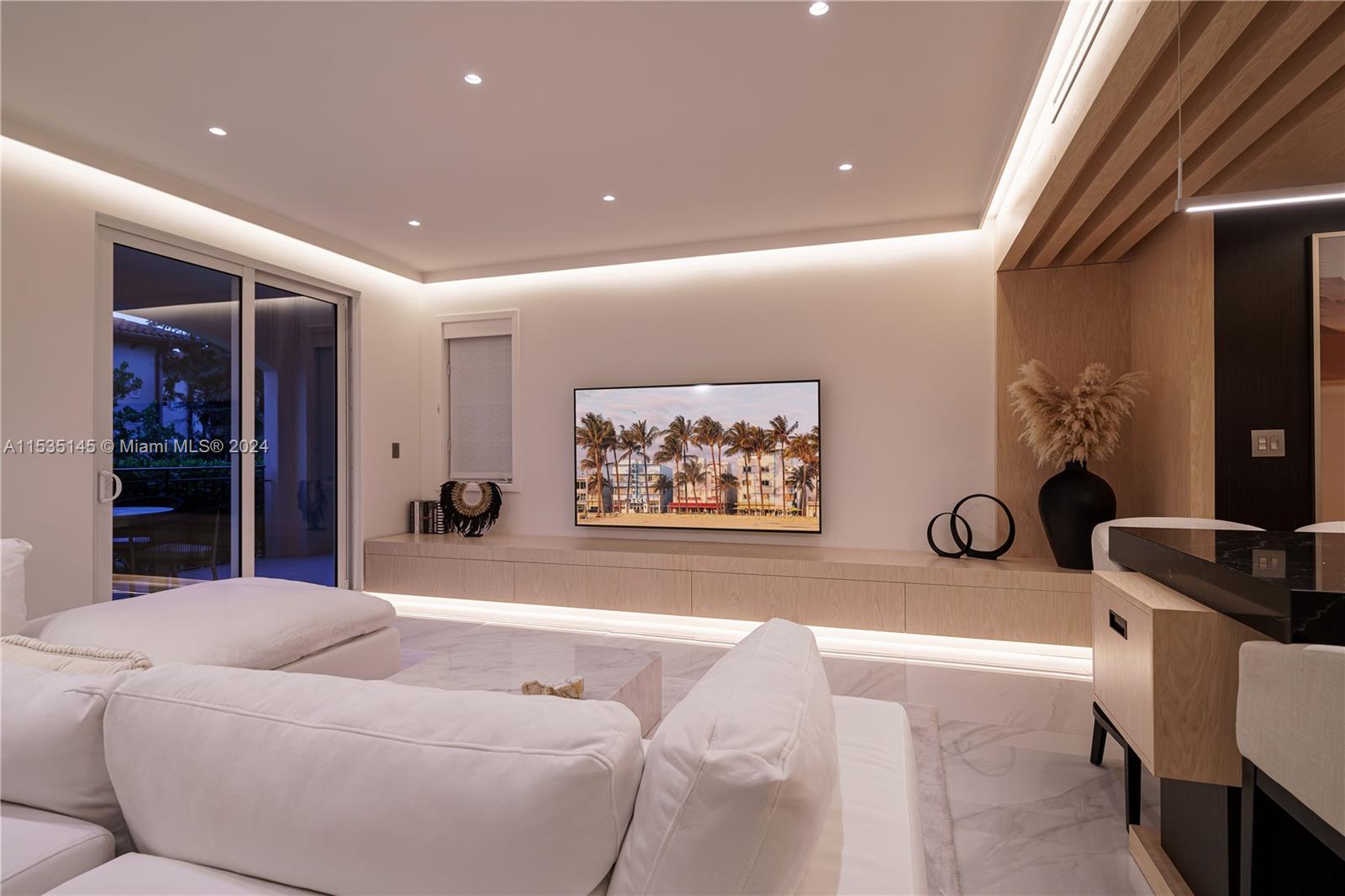 SEASIDE CONDO - Residential Lease