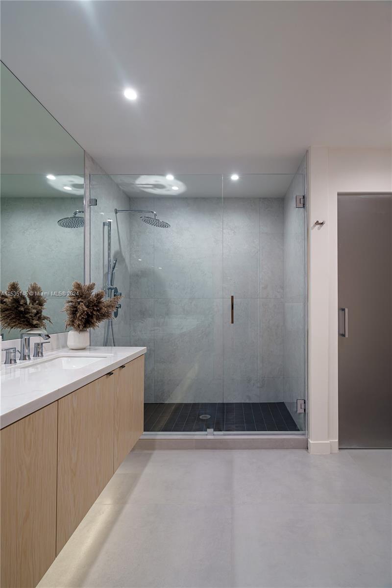 SEASIDE CONDO - Residential Lease