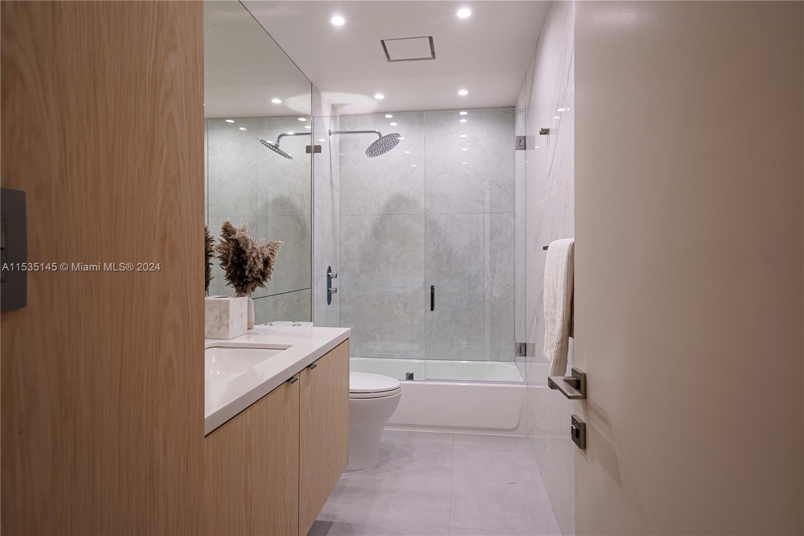 SEASIDE CONDO - Residential Lease