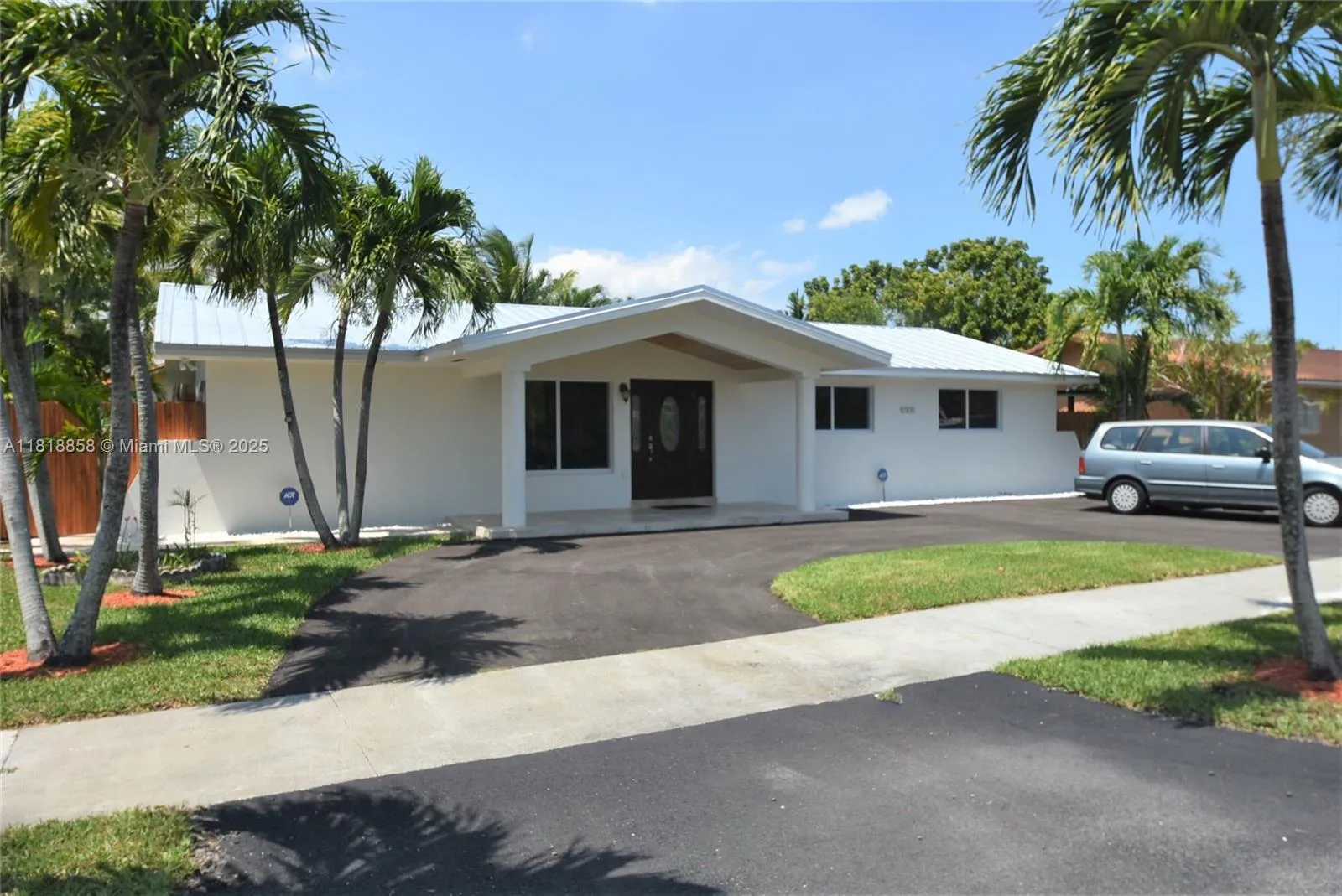 Miami, Florida 33174, United States, 3 Bedrooms Bedrooms, ,3 BathroomsBathrooms,Residential,Active,148491