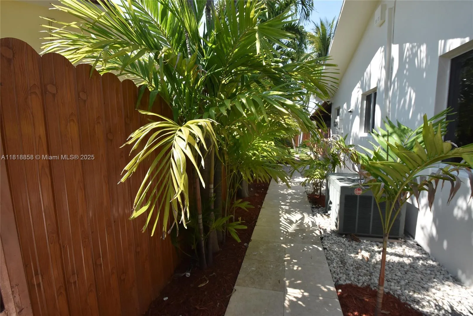 Miami, Florida 33174, United States, 3 Bedrooms Bedrooms, ,3 BathroomsBathrooms,Residential,Active,148491