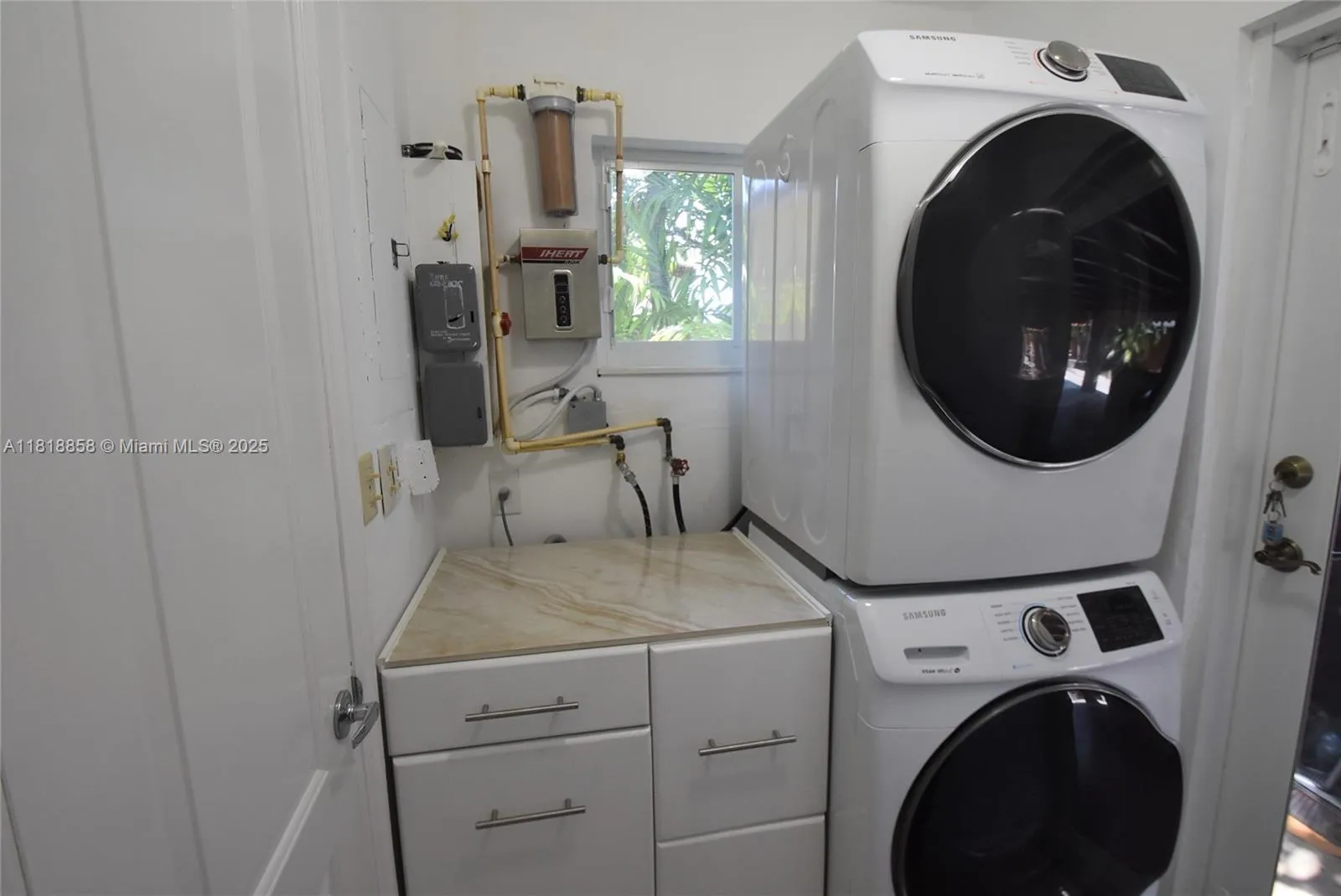 Miami, Florida 33174, United States, 3 Bedrooms Bedrooms, ,3 BathroomsBathrooms,Residential,Active,148491