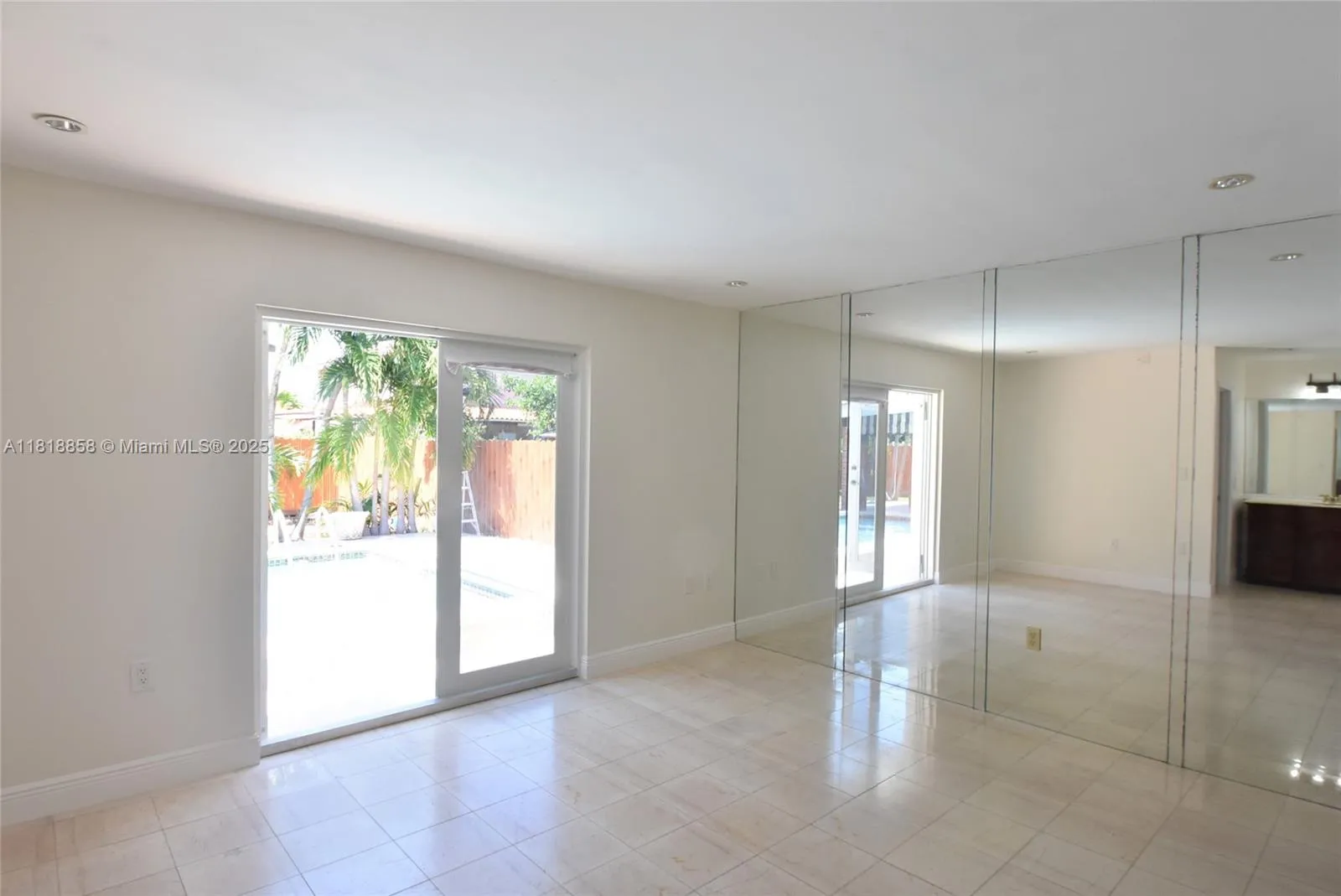 Miami, Florida 33174, United States, 3 Bedrooms Bedrooms, ,3 BathroomsBathrooms,Residential,Active,148491