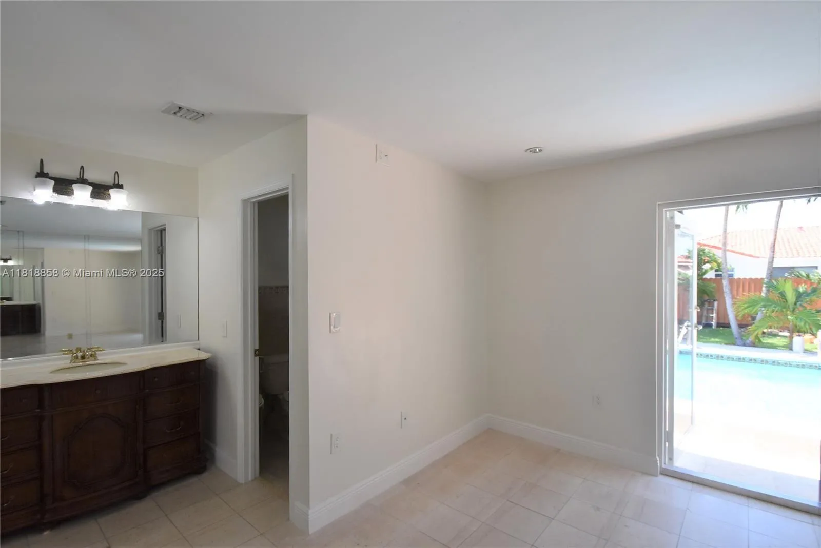 Miami, Florida 33174, United States, 3 Bedrooms Bedrooms, ,3 BathroomsBathrooms,Residential,Active,148491