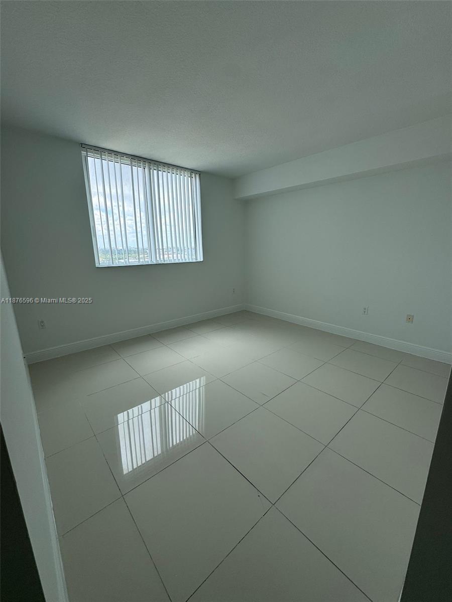 TERRAZAS RIVERPARK VILLAG - Residential